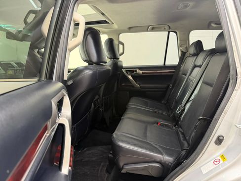 Used 2011 Lexus GX 460 w/ Convenience Pkg AWD/4WD image 21