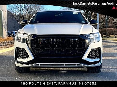 Used 2024 Audi RS Q8 w/ Black Optic Package image 3