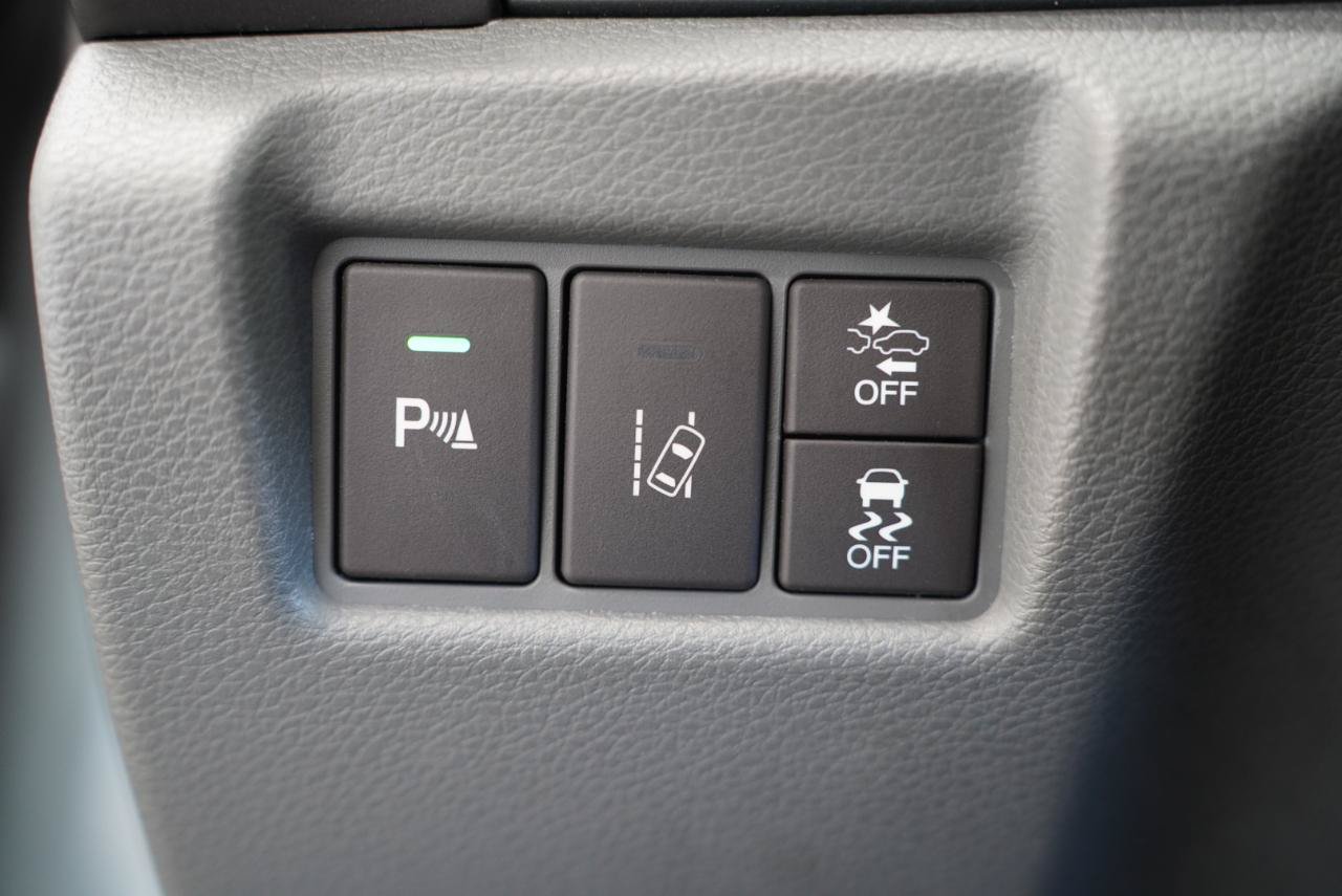 Used 2016 Acura MDX w/ Advance & Entertainment Pkg FWD image 24