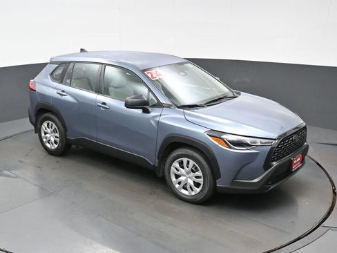 Used 2024 Toyota Corolla Cross L image 32