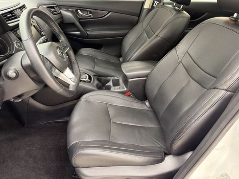 Used 2020 Nissan Rogue SL w/ Premium Package FWD image 5