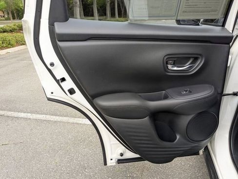 Certified 2024 Honda HR-V LX image 31