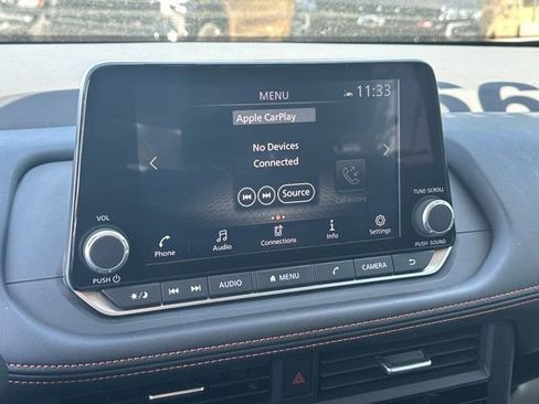 Used 2025 Nissan Rogue SV image 32