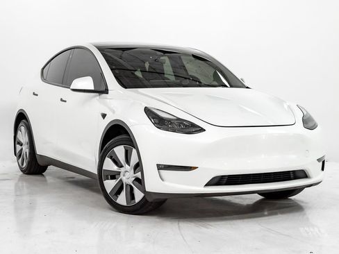 Used 2023 Tesla Model Y Long Range AWD/4WD image 6