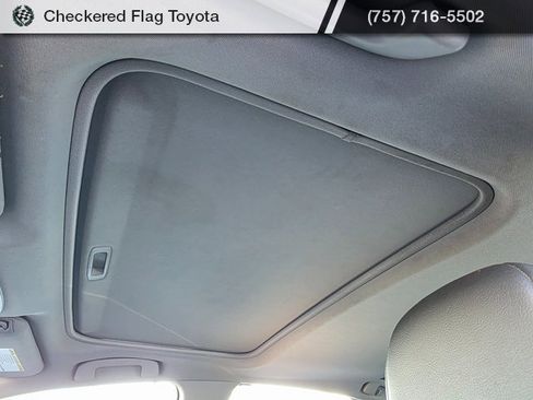 Used 2023 Toyota Camry SE w/ Cold Weather Package image 9