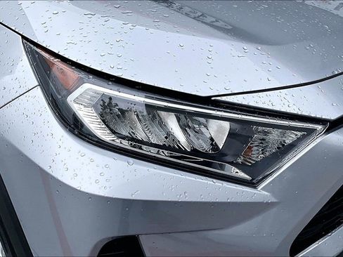 Certified 2021 Toyota RAV4 XLE Premium FWD image 28