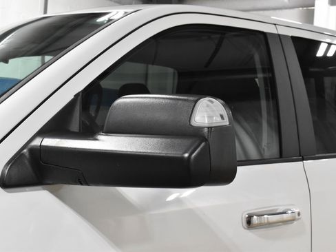 Used 2017 RAM 1500 Classic SLT image 30