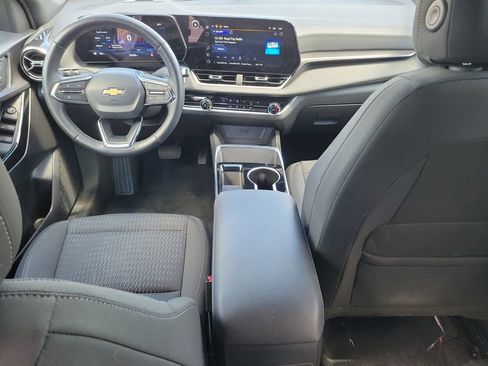 Used 2025 Chevrolet Equinox LT FWD image 11