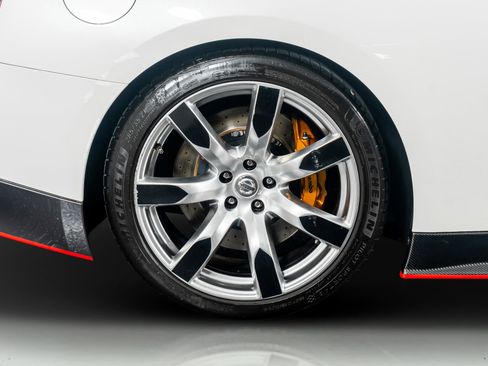 Used 2009 Nissan GT-R Premium image 9