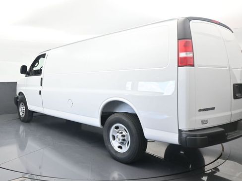 New 2025 Chevrolet Express 3500 Extended w/ Driver Convenience Package image 4