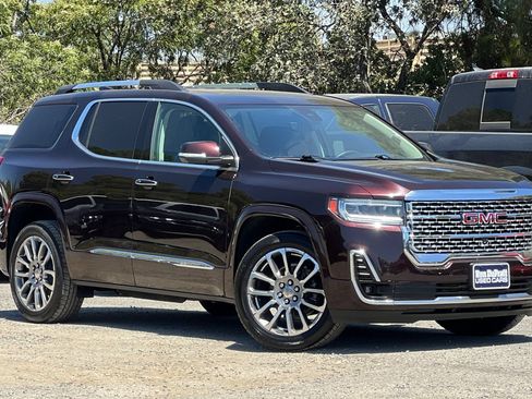 Used 2021 GMC Acadia Denali w/ Denali Ultimate Package AWD/4WD image 2