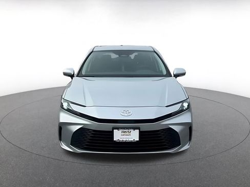 Used 2025 Toyota Camry LE image 4