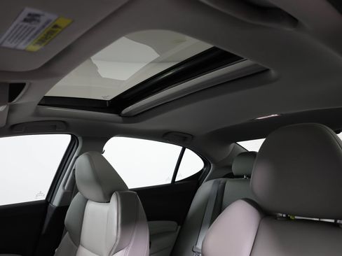 Used 2016 Acura TLX FWD image 28