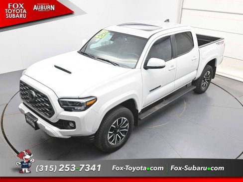 Used 2023 Toyota Tacoma TRD Sport w/ TRD Premium Sport Package AWD/4WD image 32