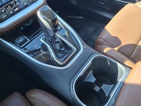 Used 2022 Subaru Outback Touring image 16