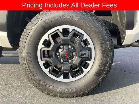 Used 2025 Toyota Tacoma TRD Off-Road AWD/4WD image 11