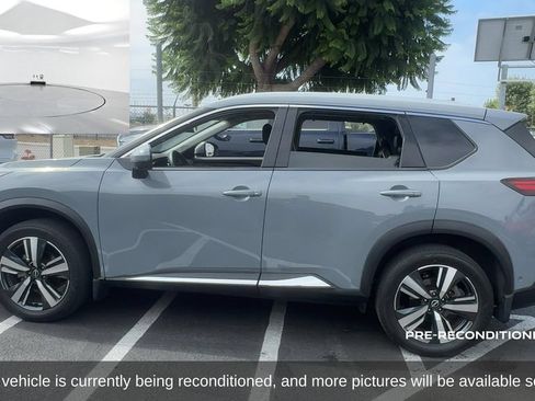 Used 2023 Nissan Rogue SL w/ SL Premium Package FWD image 2