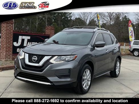 Used 2019 Nissan Rogue SV image 3