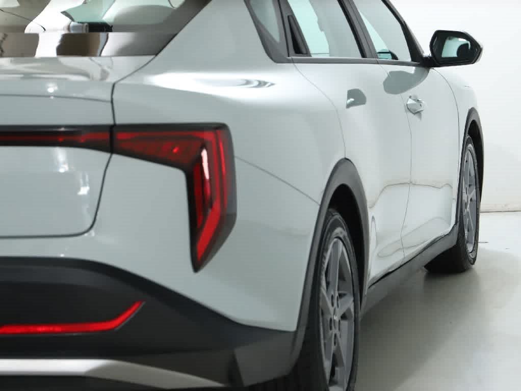 Used 2025 Kia K4 FWD image 45