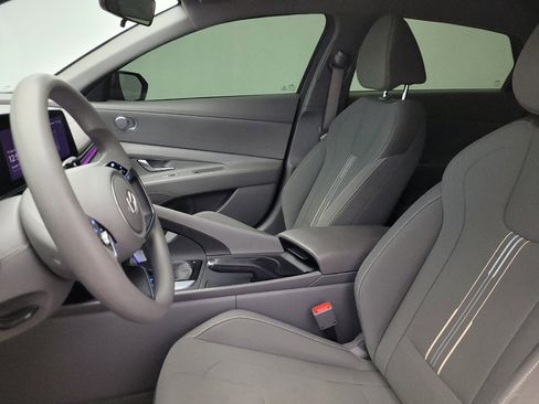 Used 2024 Hyundai Elantra SEL FWD image 17