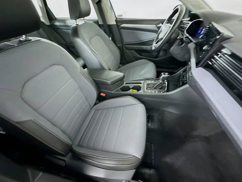 Used 2025 Volkswagen Jetta SE image 31