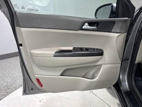 Used 2017 Kia Sportage LX FWD image 8