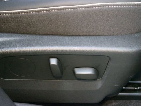Used 2023 Buick Envision Essence FWD image 12