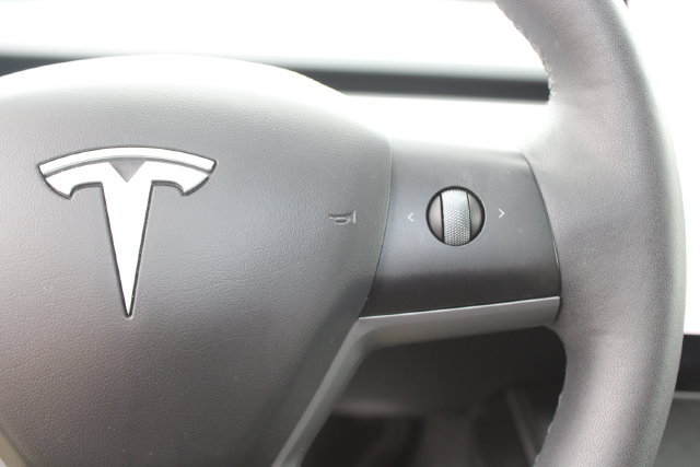 Used 2024 Tesla Model Y Performance AWD/4WD image 16