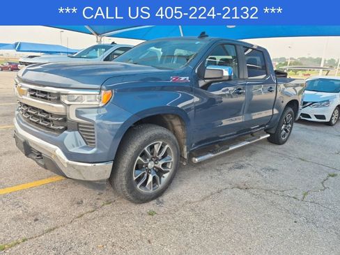 Used 2024 Chevrolet Silverado 1500 LT w/ Z71 Off-Road Package AWD/4WD image 2