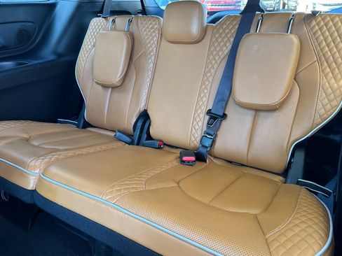 Used 2022 Chrysler Pacifica Pinnacle FWD image 18