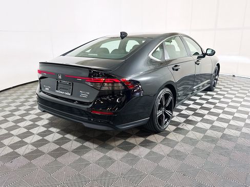 Used 2024 Honda Accord Sport image 3