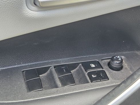 Used 2021 Toyota Corolla SE FWD image 9
