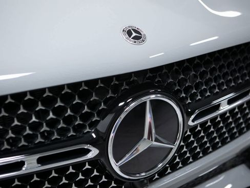 Used 2025 Mercedes-Benz GLE 450e 4MATIC image 29