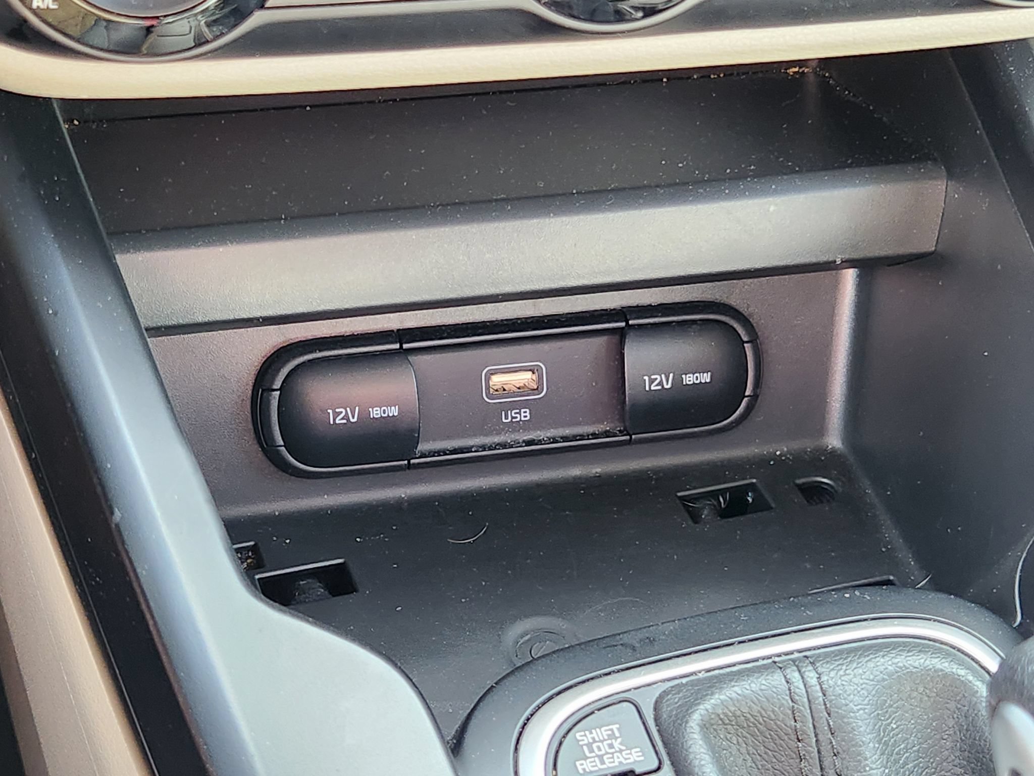 Used 2025 Kia Soul LX w/ LX Technology Package FWD image 23