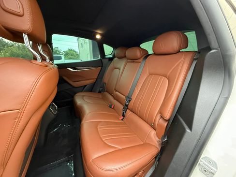 Used 2018 Maserati Levante AWD/4WD image 27