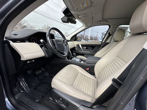 Used 2020 Land Rover Discovery Sport SE image 2