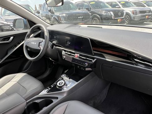 Certified 2023 Kia Niro EX FWD image 15