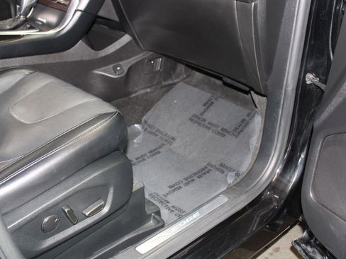 Used 2017 Ford Edge Titanium image 40