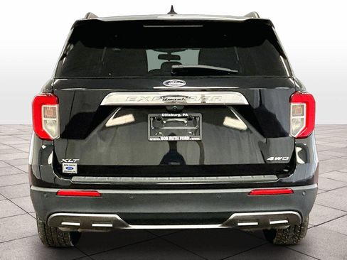 Used 2022 Ford Explorer XLT w/ Equipment Group 202A image 4