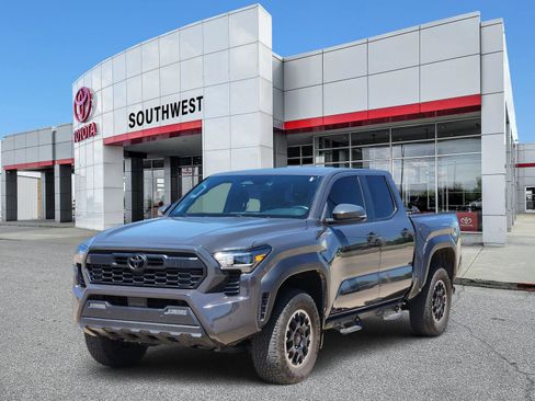 Used 2024 Toyota Tacoma TRD Off-Road w/ TRD Off Road Upgrade Package AWD/4WD image 2