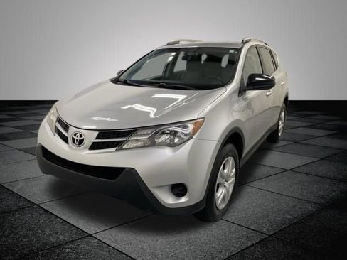 Used 2013 Toyota RAV4 LE AWD/4WD image 3