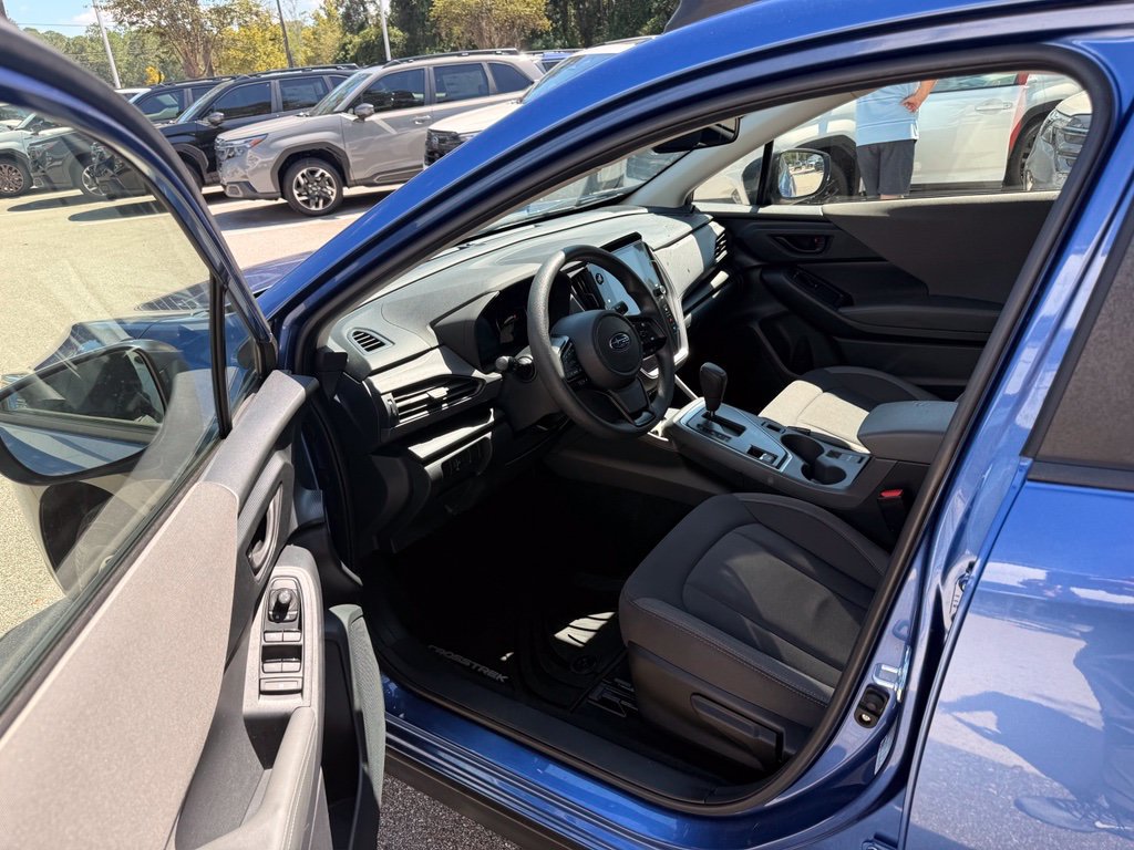 Used 2025 Subaru Crosstrek 2.5i Premium AWD/4WD image 6