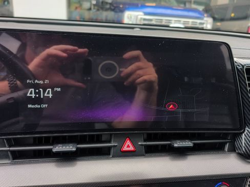Used 2023 Kia Sportage SX FWD image 9