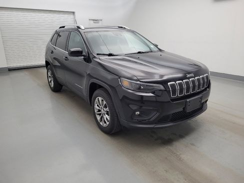 Used 2020 Jeep Cherokee Latitude Plus w/ Cold Weather Group AWD/4WD image 13