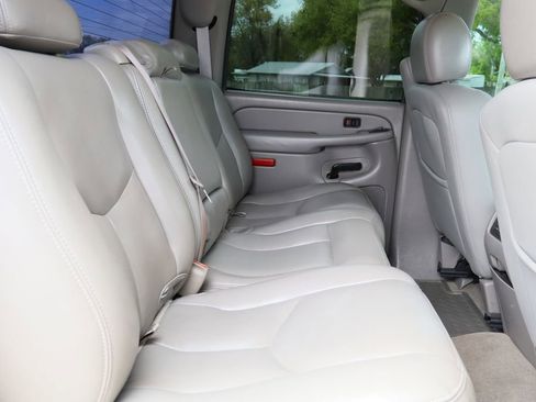 Used 2005 Chevrolet Silverado 2500 LS w/ Heavy-Duty Power Package image 24