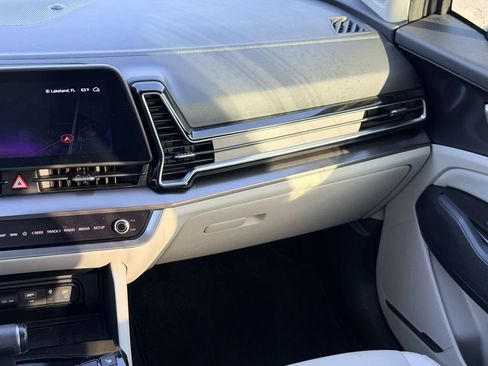 Certified 2025 Kia Sportage EX image 15