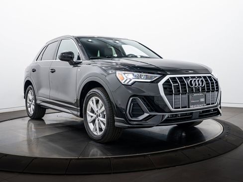 Certified 2025 Audi Q3 2.0T Premium Plus w/ Premium Plus Package AWD/4WD image 2
