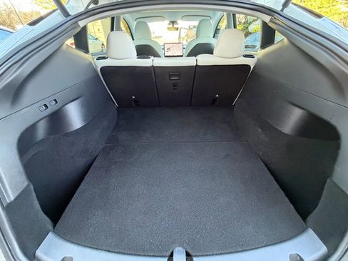 Used 2021 Tesla Model Y Long Range image 8