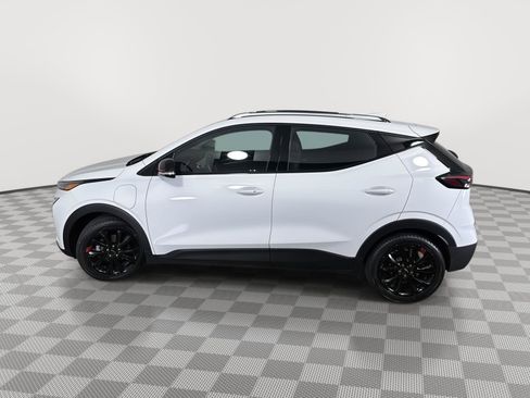 Used 2023 Chevrolet Bolt EUV LT w/ Convenience Package image 16