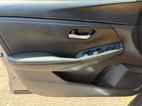 Used 2025 Nissan Sentra SV FWD image 18